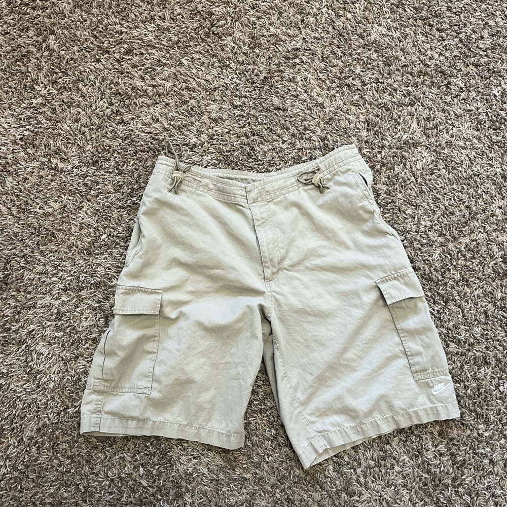 Vintage Nike Cargo Shorts M Mens beige tan work skate y2k outdoors utility